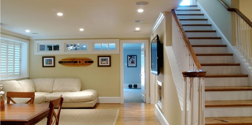 What is the Difference Between a Hopper Window and an Awning Window?